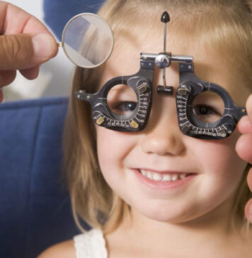 Cand se face primul consult oftalmologic la copil